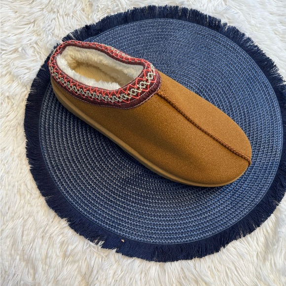 Unbranded Shoes - Indoor / Outdoor Slippers
